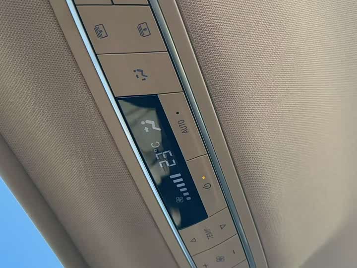 Фото 16 - Buick GL8 ES