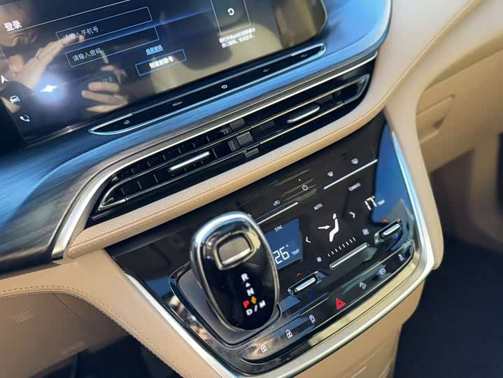 Фото 9 - Buick GL8 ES