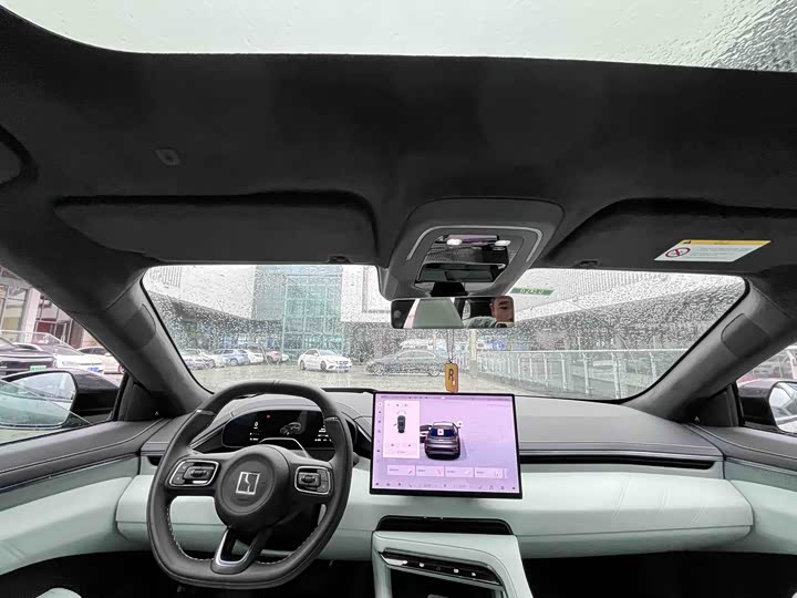 Фото 16 - Zeekr 001