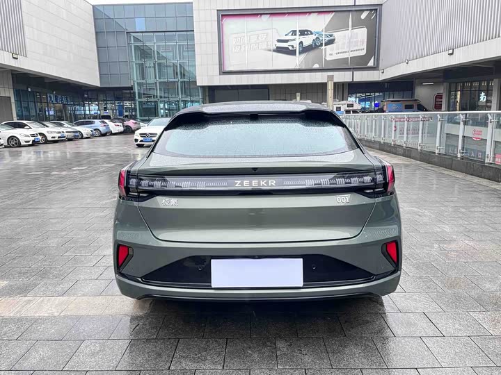 Фото 19 - Zeekr 001