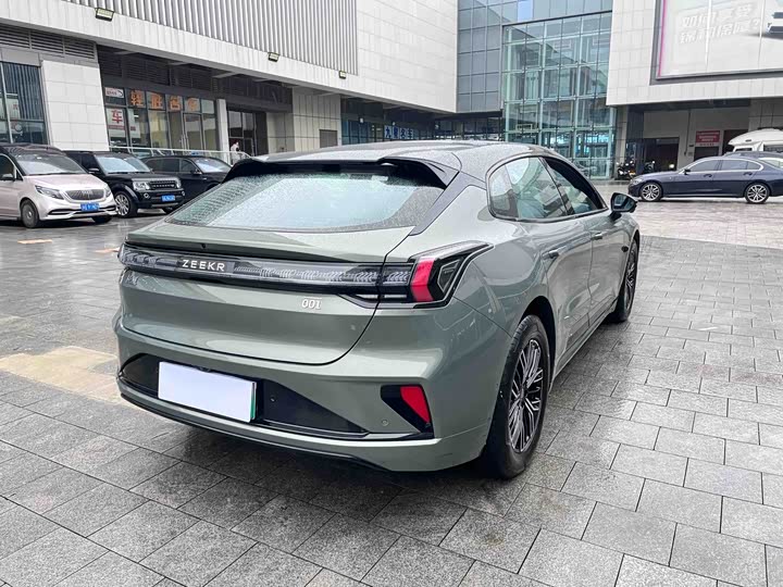 Фото 20 - Zeekr 001