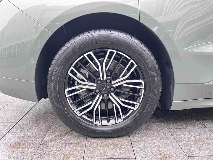 Фото 22 - Zeekr 001