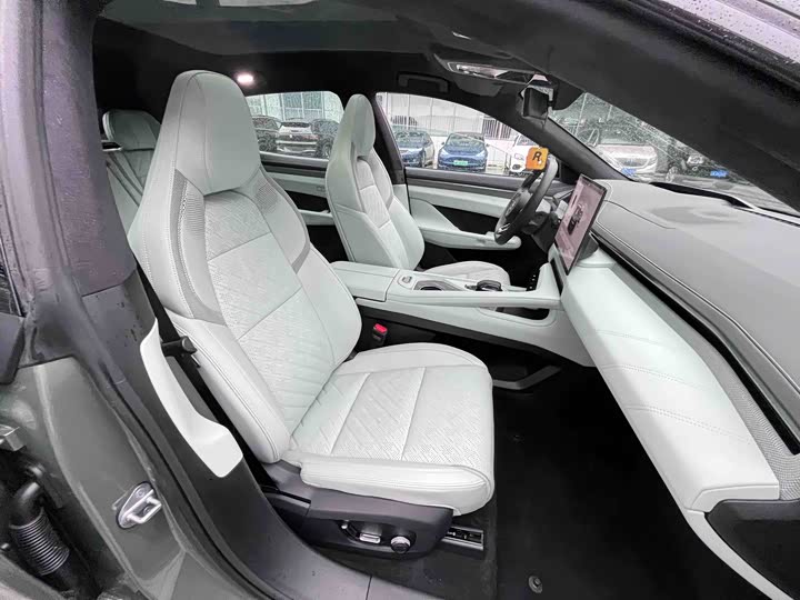 Фото 27 - Zeekr 001