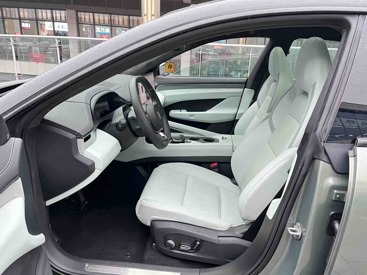 Фото 8 - Zeekr 001