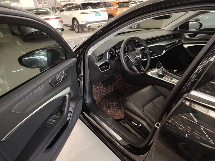 Фото 16 - Audi A6L