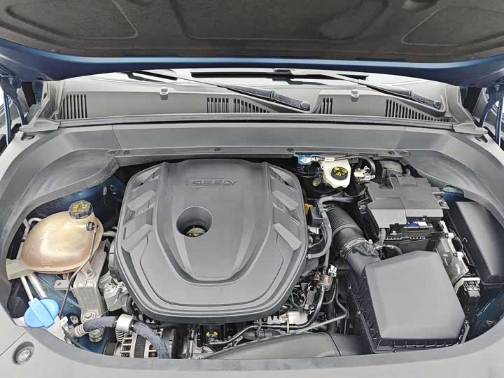 Фото 22 - Geely Monjaro