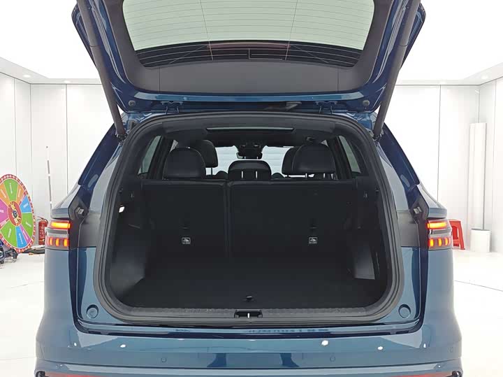 Фото 25 - Geely Monjaro