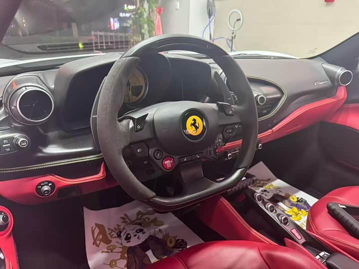 Фото 5 - Ferrari F8