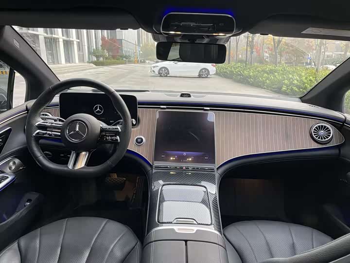 Фото 12 - Mercedes-Benz EQE