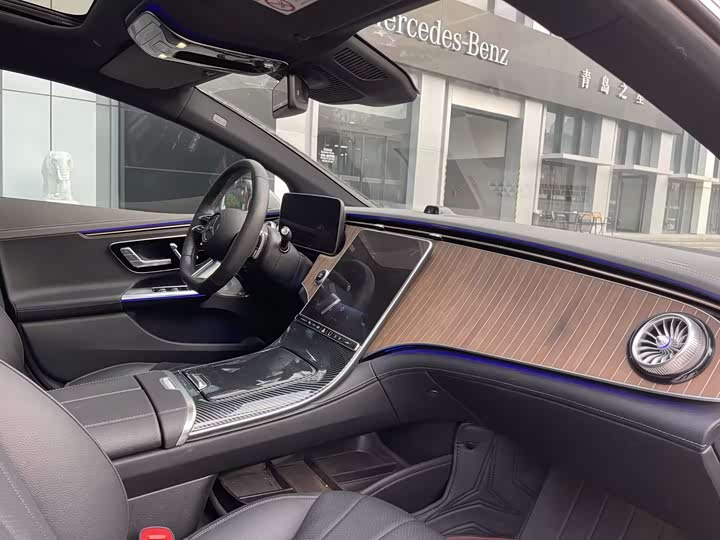 Фото 13 - Mercedes-Benz EQE