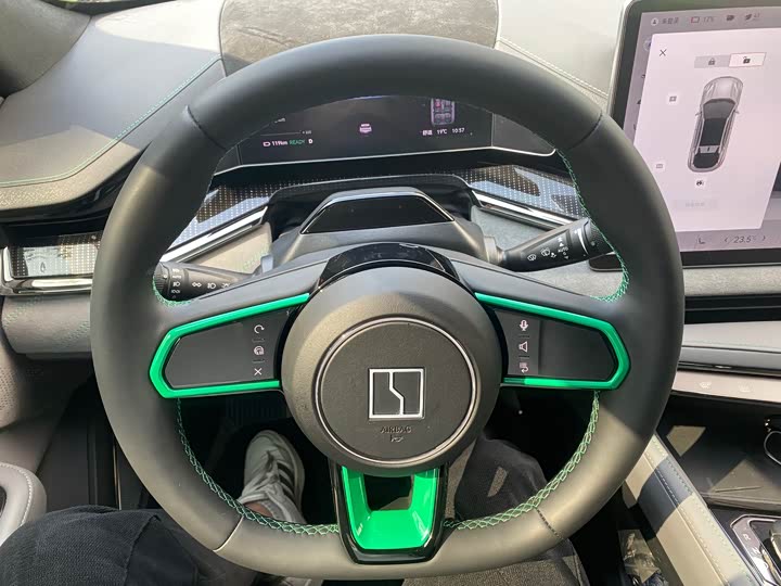 Фото 5 - Zeekr 001