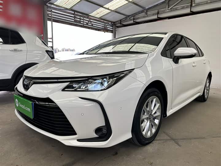 Фото 1 - Toyota Corolla