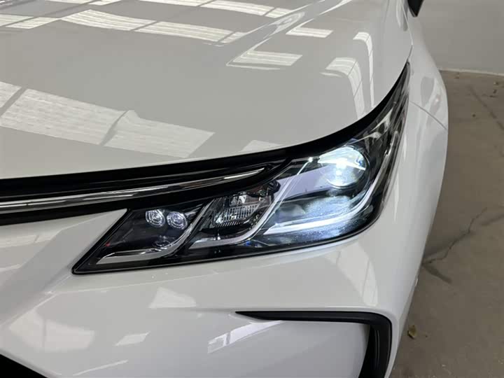 Фото 12 - Toyota Corolla