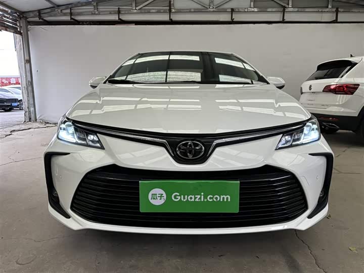 Фото 13 - Toyota Corolla