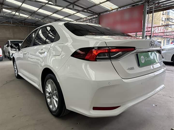 Фото 9 - Toyota Corolla