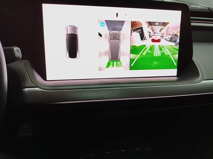 Фото 13 - XPeng P7