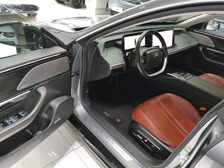 Фото 16 - XPeng P7