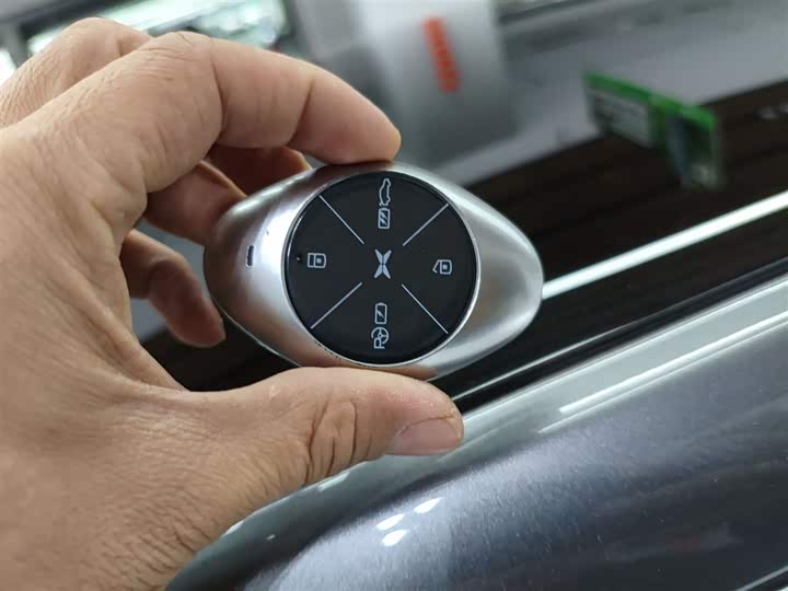 Фото 9 - XPeng P7