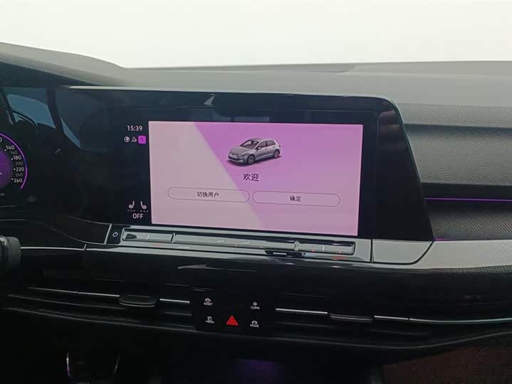 Фото 13 - Volkswagen Golf