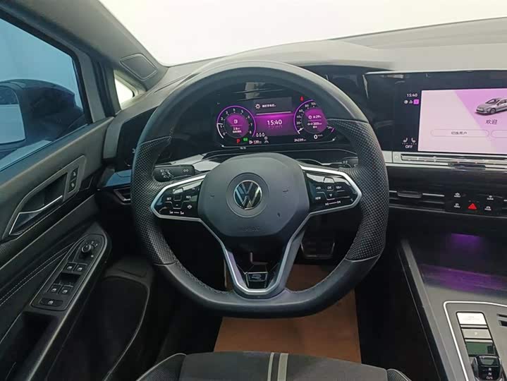 Фото 15 - Volkswagen Golf