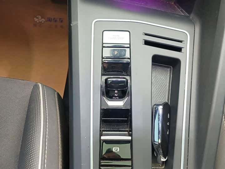 Фото 16 - Volkswagen Golf