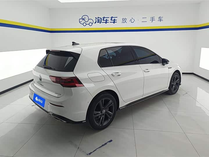 Фото 3 - Volkswagen Golf