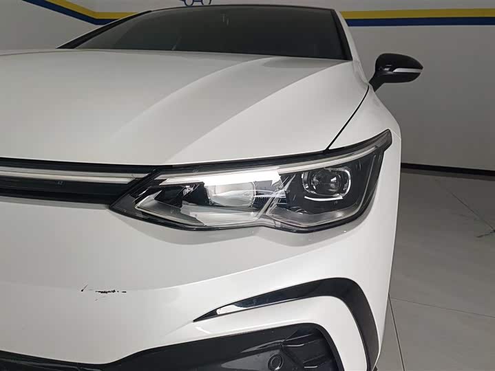 Фото 5 - Volkswagen Golf