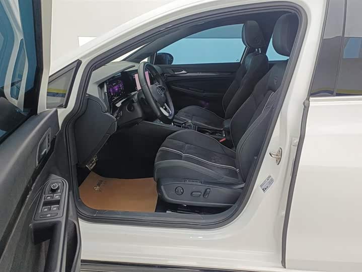 Фото 9 - Volkswagen Golf