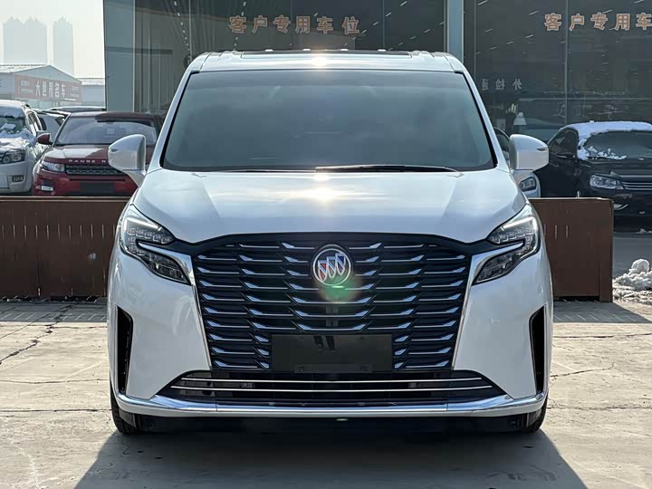 Фото 2 - Buick GL8 ES