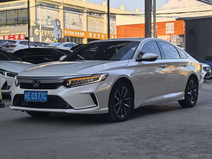 Фото 1 - Honda Inspire