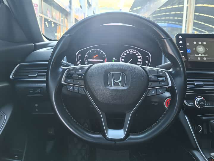 Фото 10 - Honda Inspire