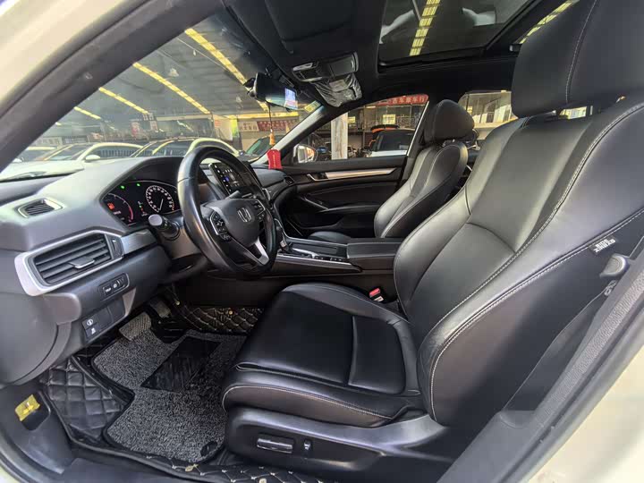 Фото 7 - Honda Inspire