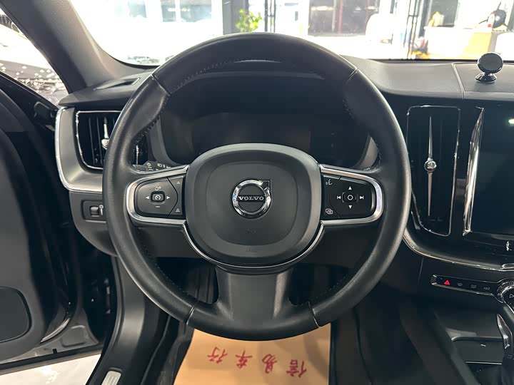 Фото 7 - Volvo XC60