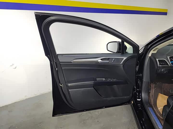 Фото 7 - Ford Mondeo