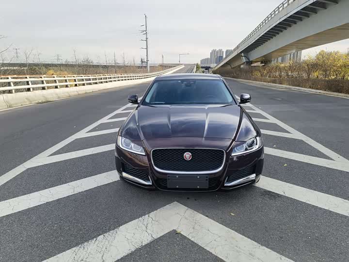 Фото 2 - Jaguar XF L