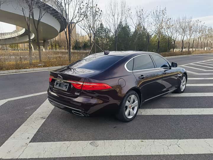 Фото 4 - Jaguar XF L