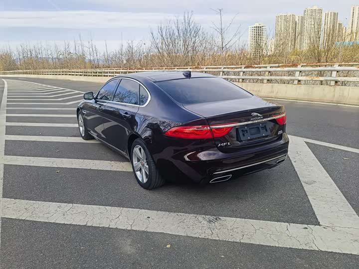 Фото 6 - Jaguar XF L