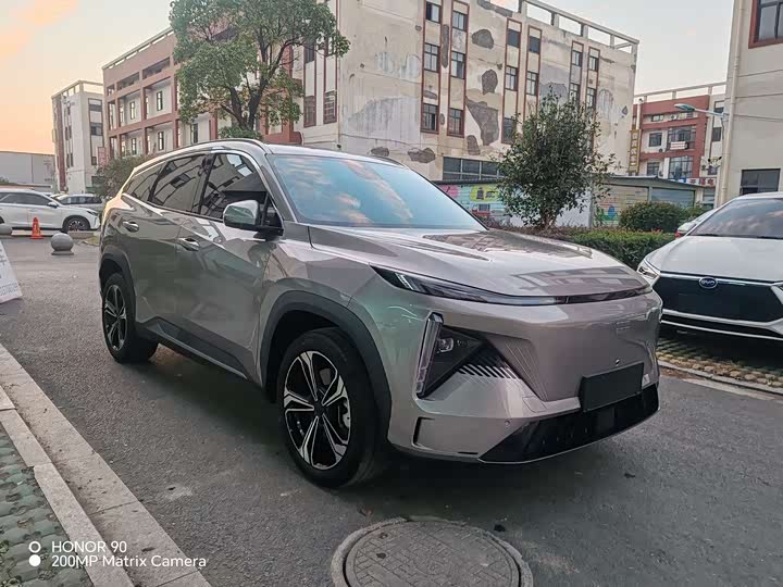 Фото 2 - Geely Galaxy L7