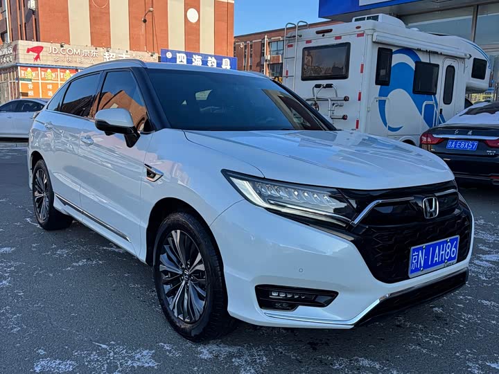 Фото 3 - Honda UR-V