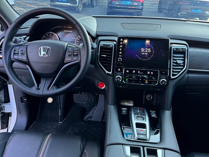 Фото 6 - Honda UR-V