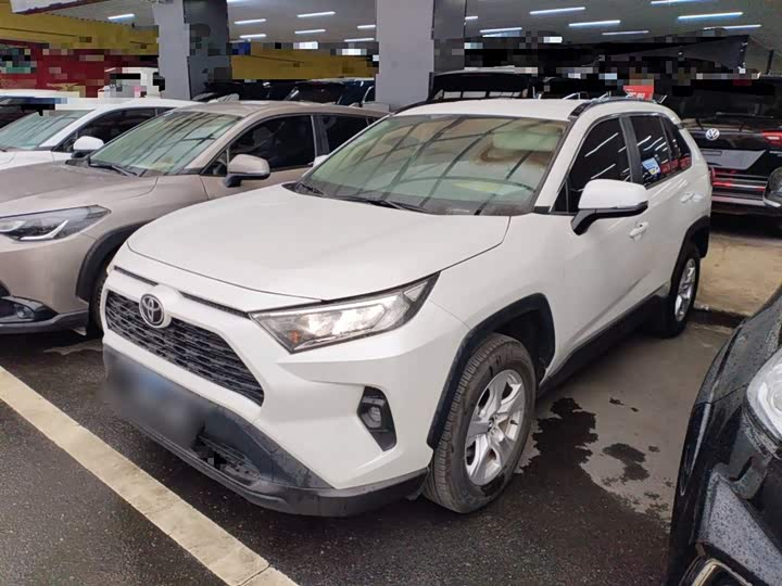 Фото 2 - Toyota RAV4