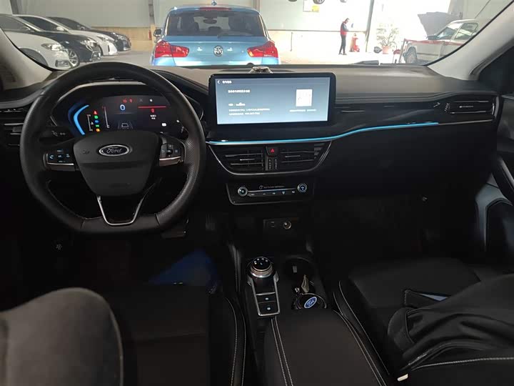 Фото 10 - Ford Focus