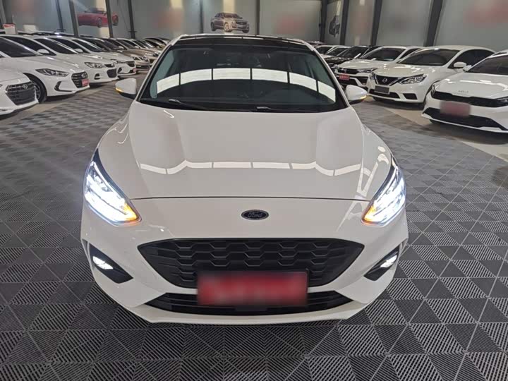 Фото 3 - Ford Focus