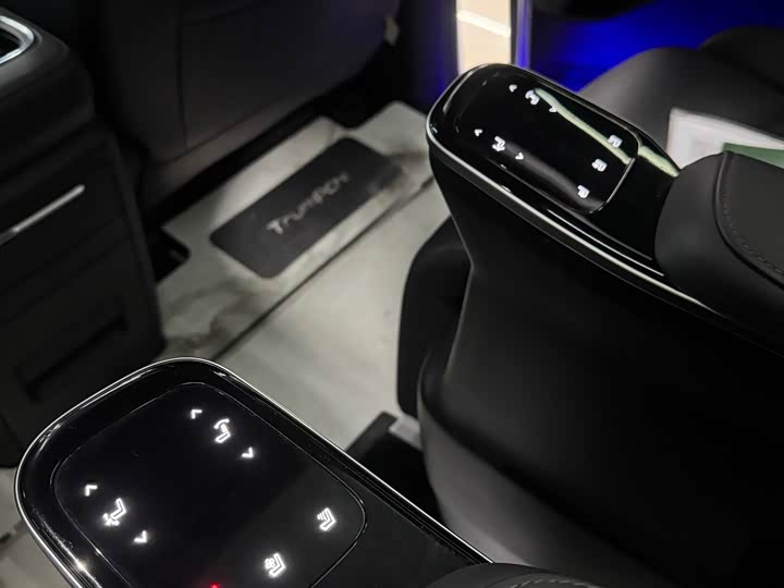 Фото 17 - GAC Trumpchi M8