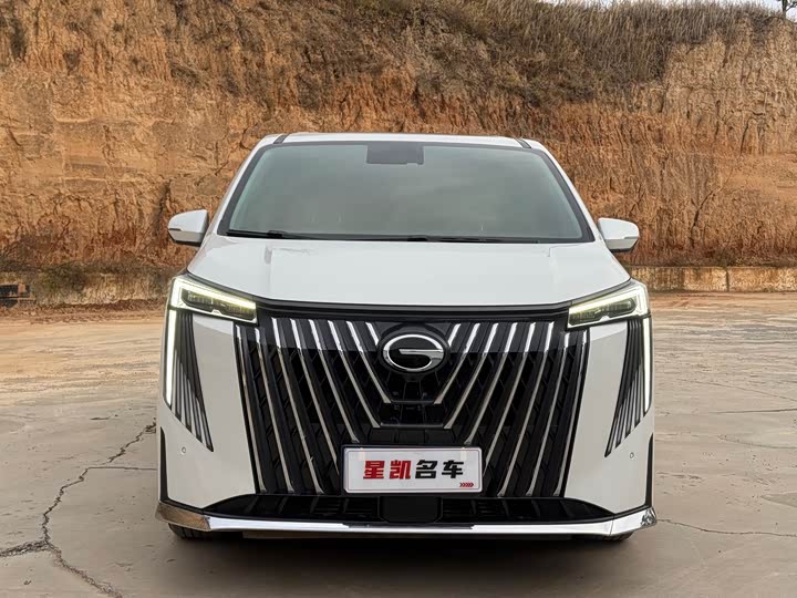 Фото 2 - GAC Trumpchi M8