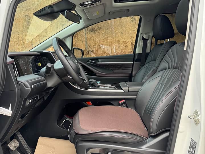 Фото 7 - GAC Trumpchi M8