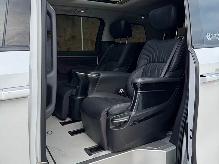 Фото 8 - GAC Trumpchi M8