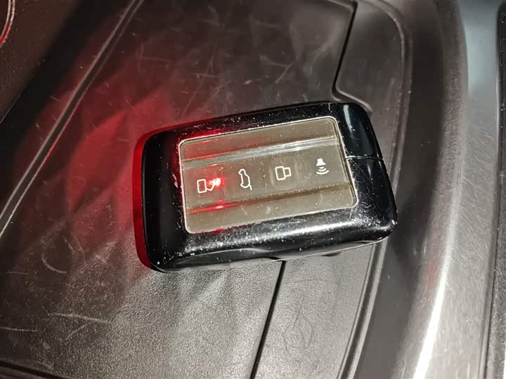 Фото 9 - Tank 300