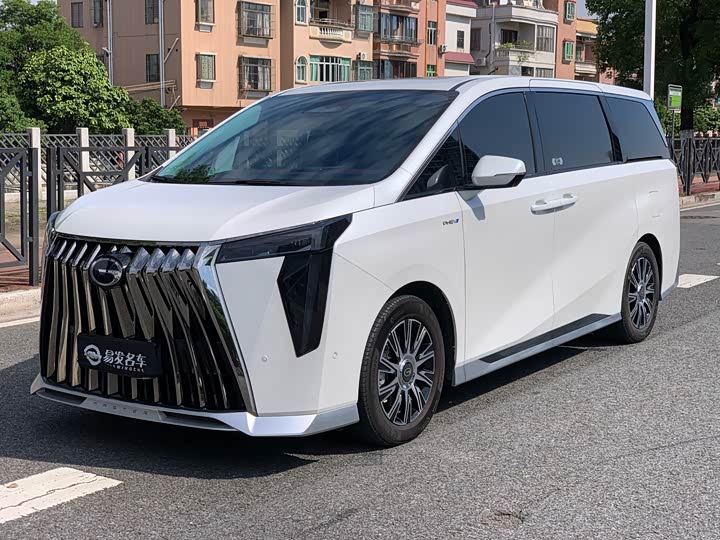 Фото 2 - GAC Trumpchi E9