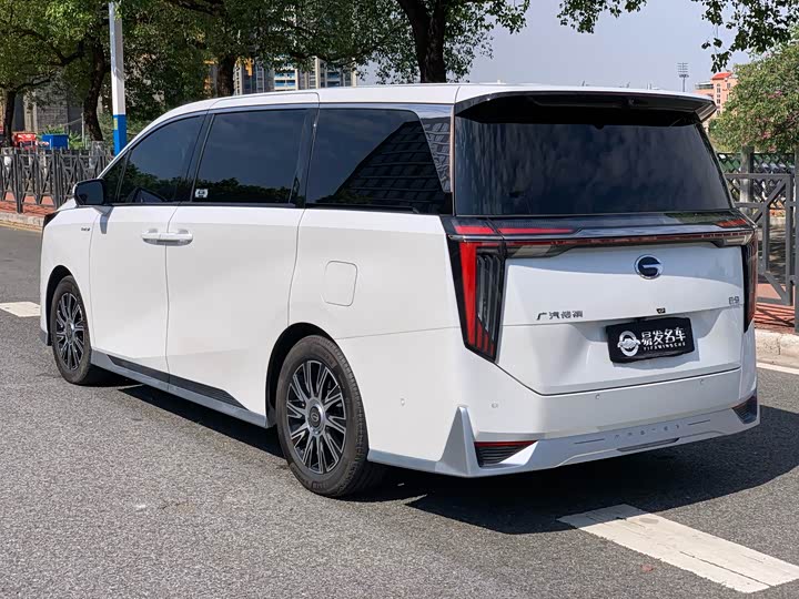 Фото 4 - GAC Trumpchi E9